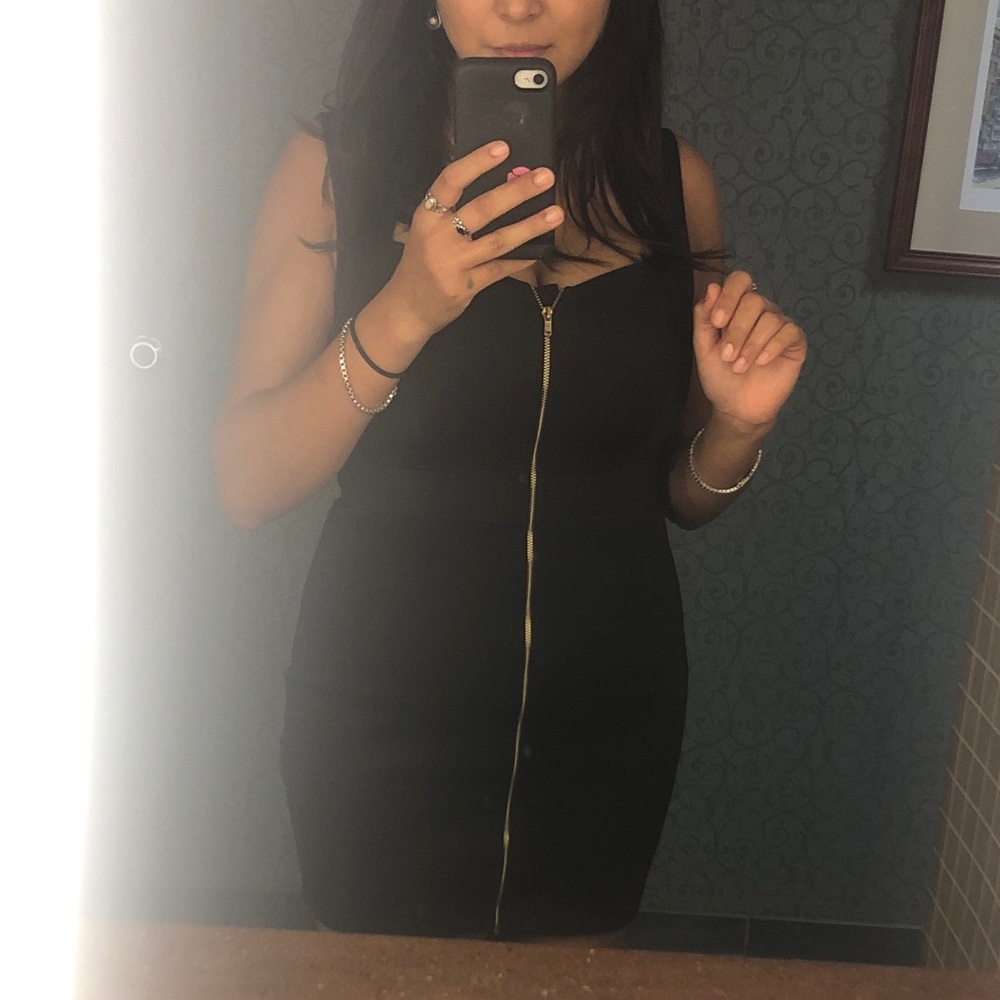 Beautiful LBD 🤩 - Picture 4 of 4
